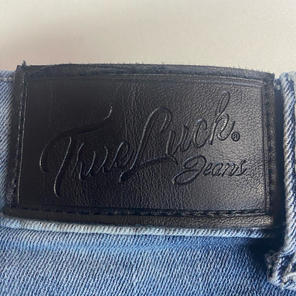 True Luck Straight Leg Blue Jeans with Embellished Pockets Women’s Size 3/4 - Picture 5 of 5
